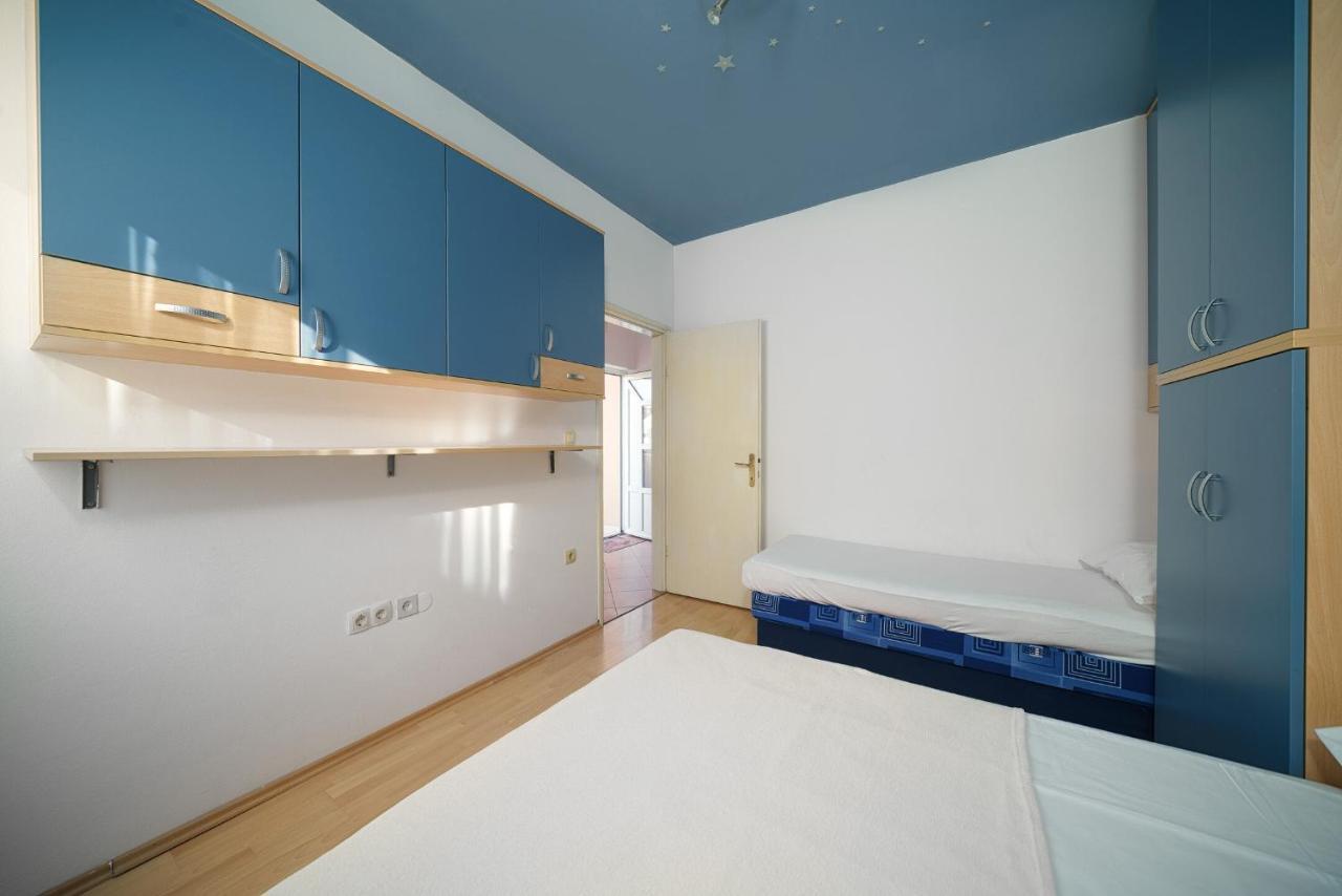 Apartmani Nedoklan 스리마 외부 사진