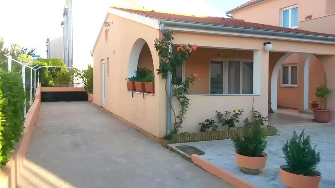 Apartmani Nedoklan 스리마 외부 사진