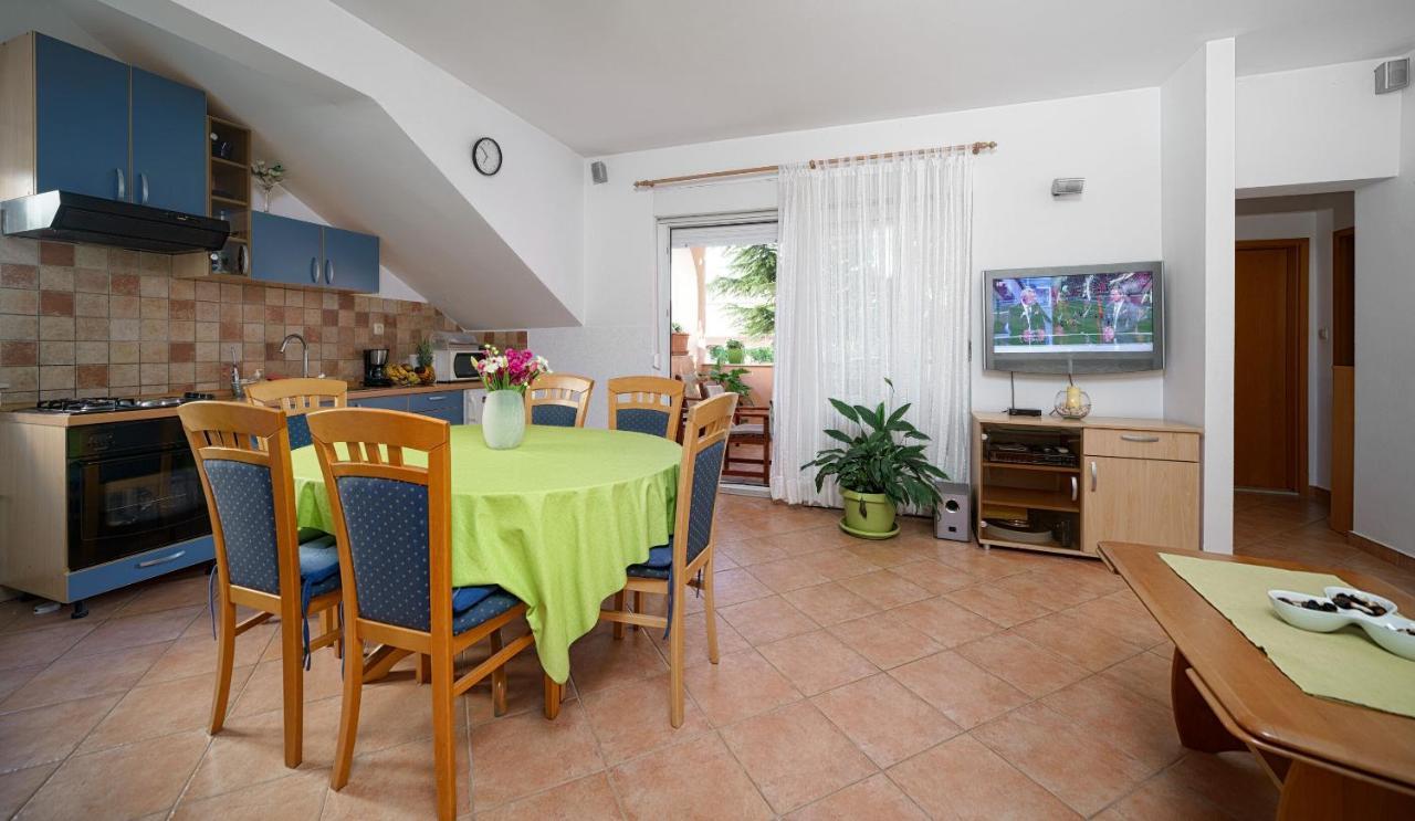 Apartmani Nedoklan 스리마 외부 사진