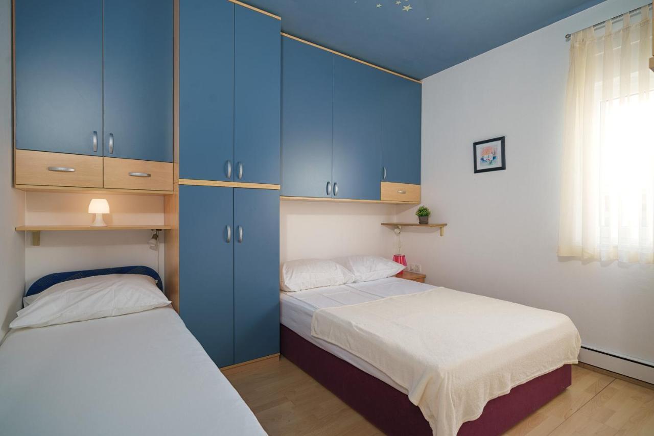 Apartmani Nedoklan 스리마 외부 사진