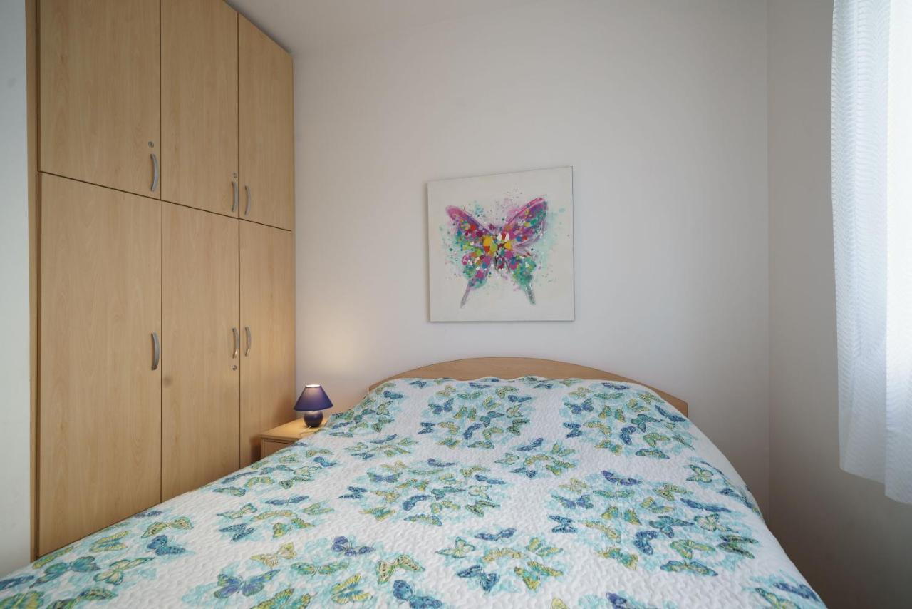 Apartmani Nedoklan 스리마 외부 사진