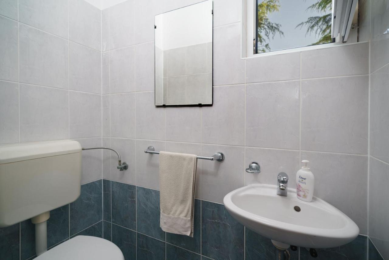 Apartmani Nedoklan 스리마 외부 사진