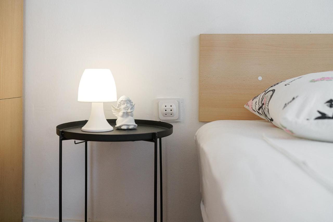 Apartmani Nedoklan 스리마 외부 사진
