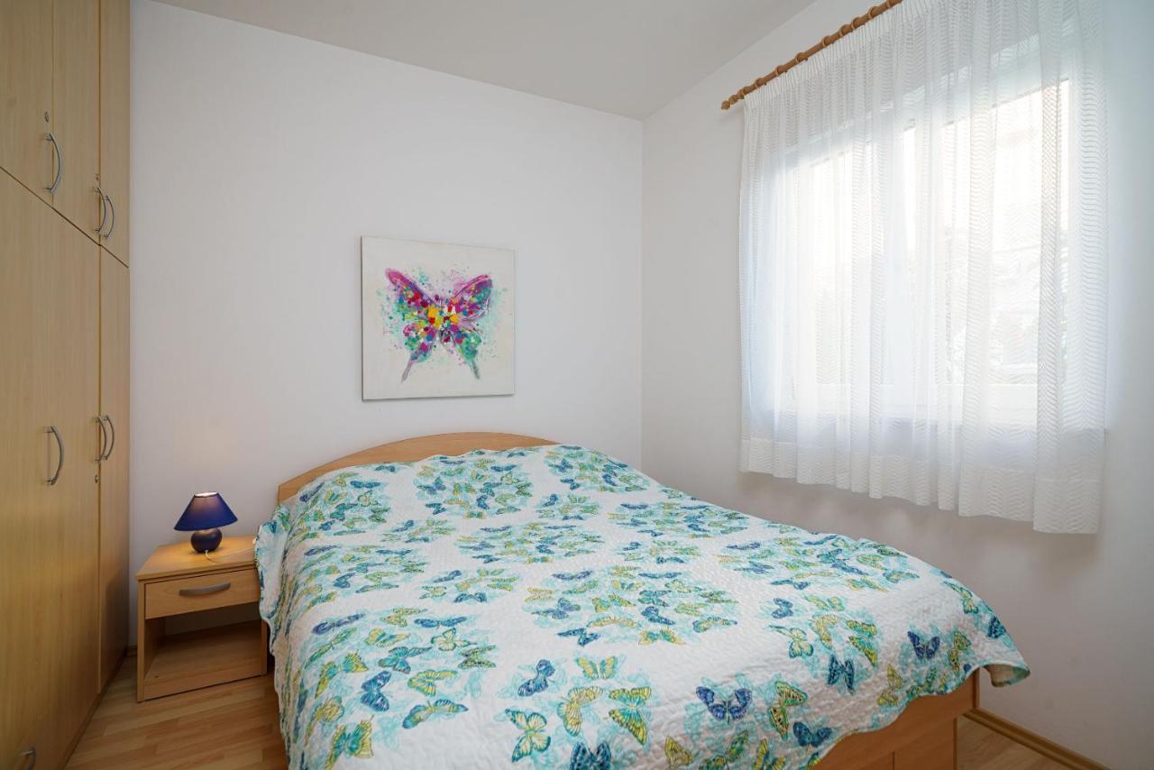 Apartmani Nedoklan 스리마 외부 사진