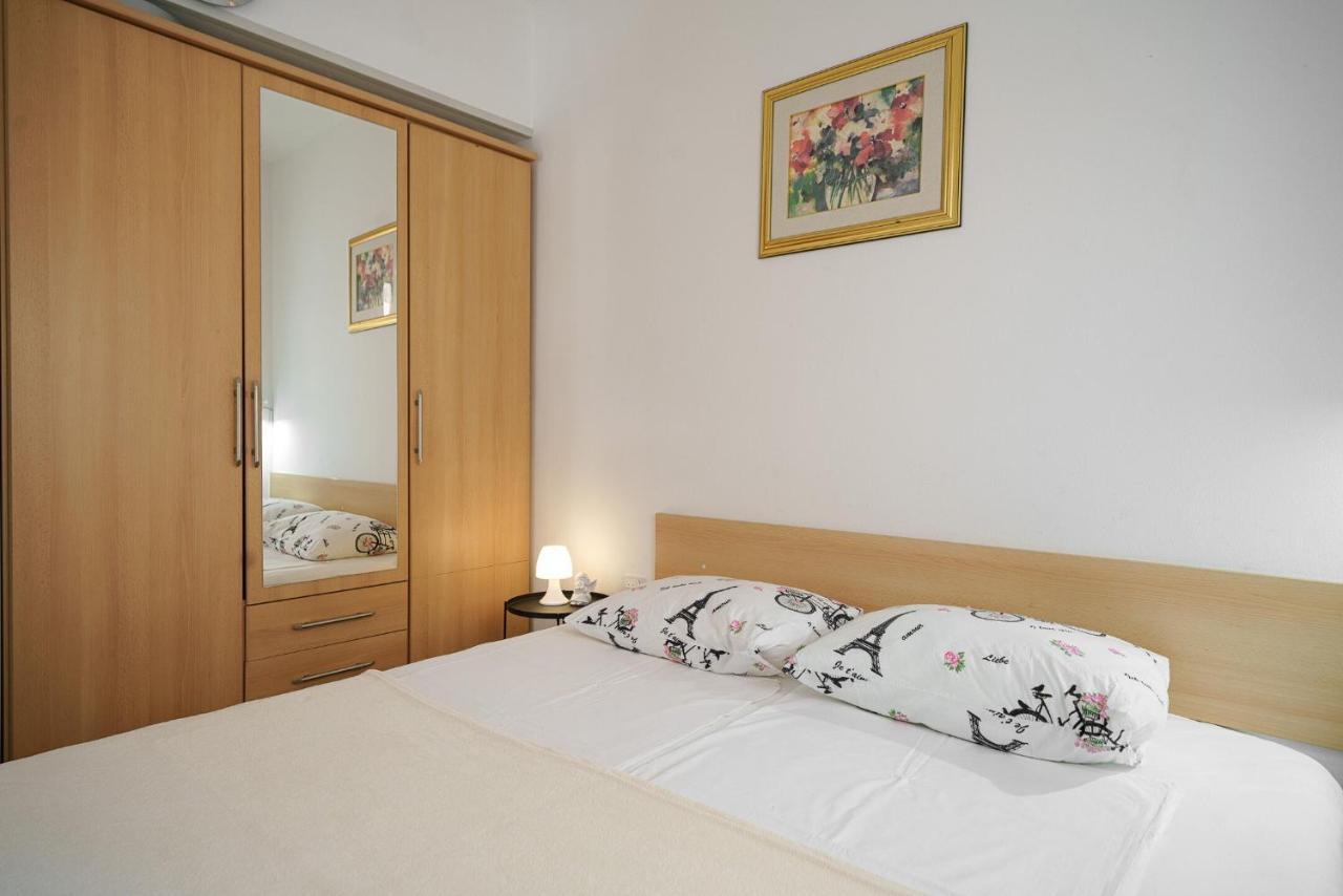 Apartmani Nedoklan 스리마 외부 사진
