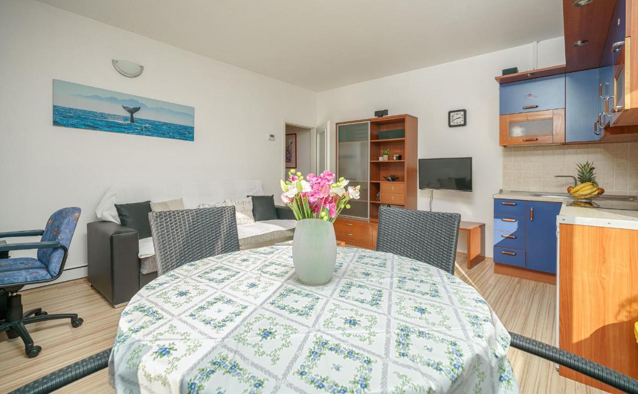 Apartmani Nedoklan 스리마 외부 사진