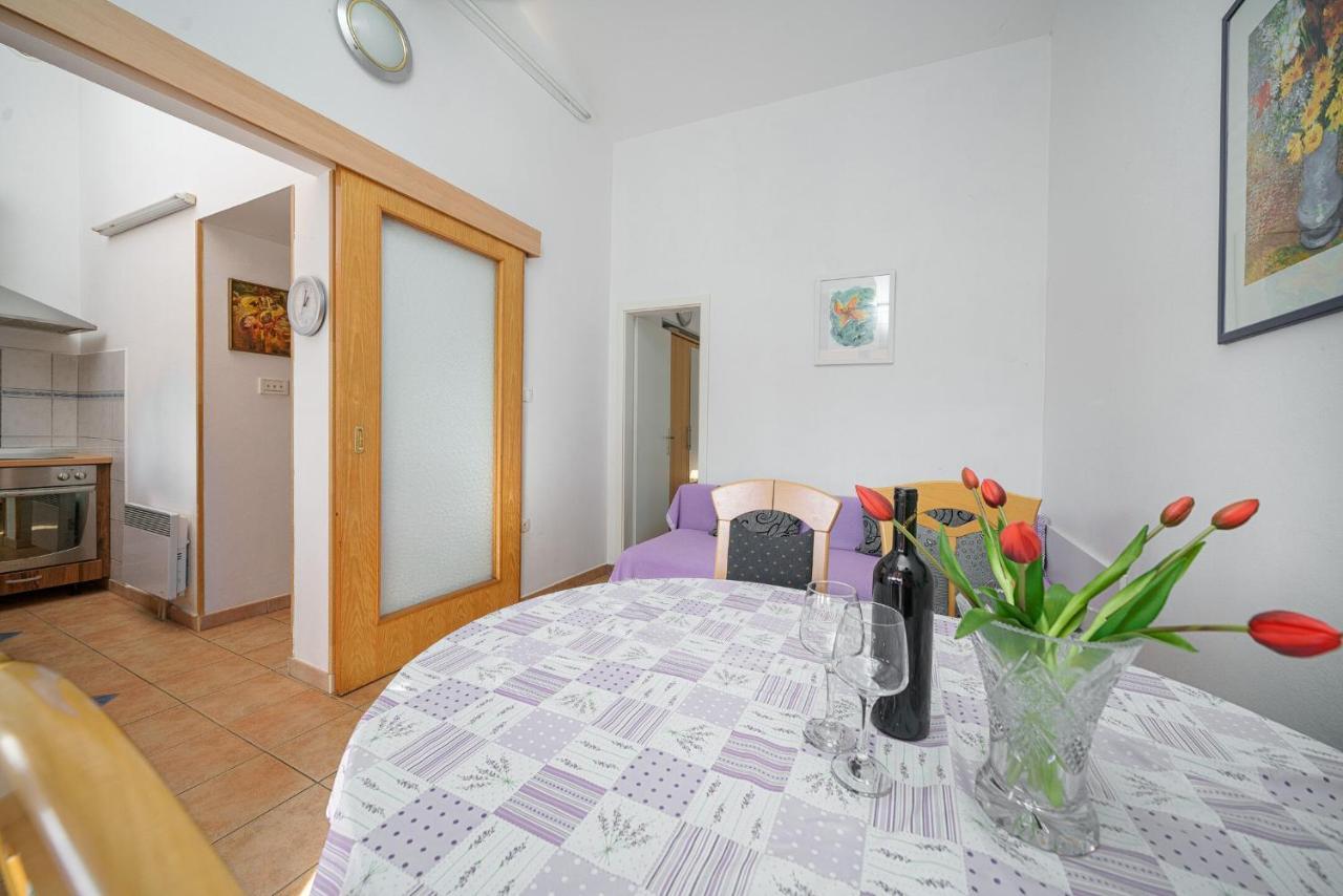 Apartmani Nedoklan 스리마 외부 사진