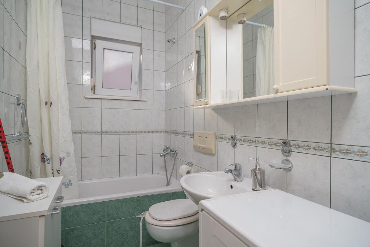 Apartmani Nedoklan 스리마 외부 사진